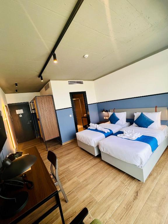 Sea View Waterfront Room